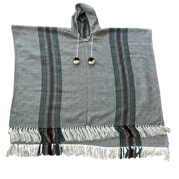 Alpaca Oscatex Knit Hooded Poncho OS Gray White Aztec Boho Cozy Outdoor NWOT - Picture 6 of 15